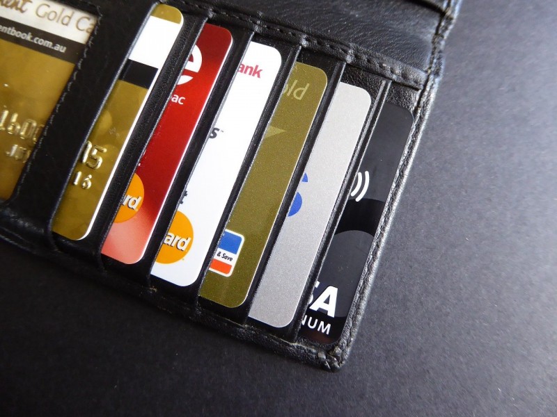 6 conseils pour bien choisir sa carte bancaire en ligne