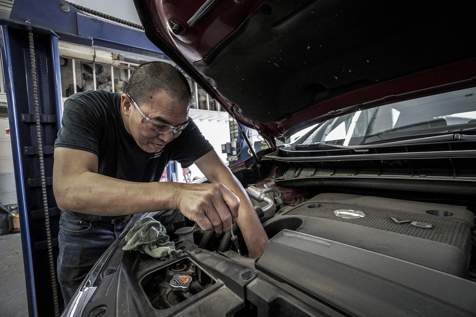 Comment faire une vidange de voiture